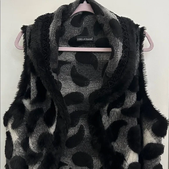 Rare Lorella Sgarbi Black White and Gray Wool Blend Patterned Faux Fur Vest Sz M - Picture 3 of 8